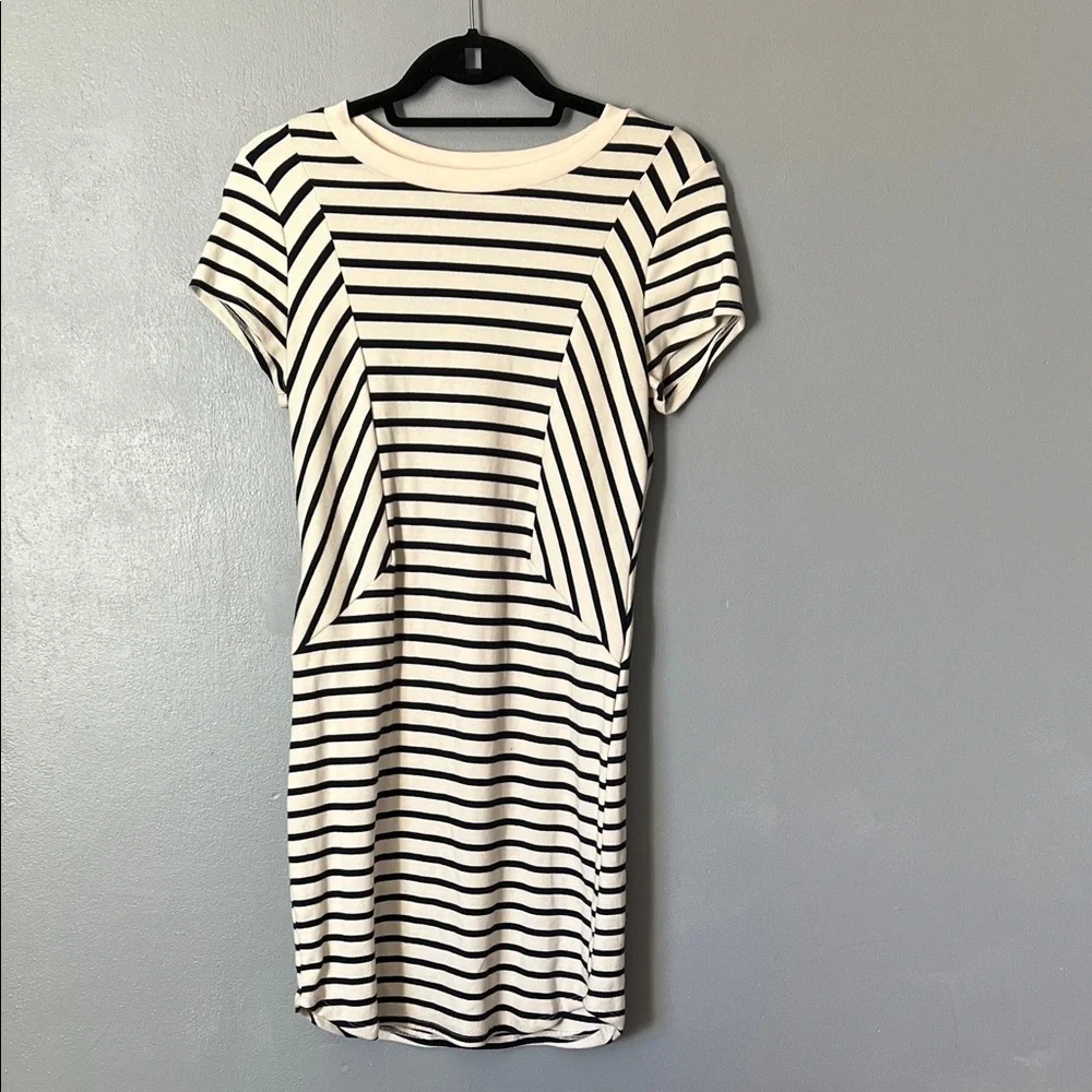Montreau Women’s Striped Nautical Short Sleeve Mini Geometric PatternDressLarge‎